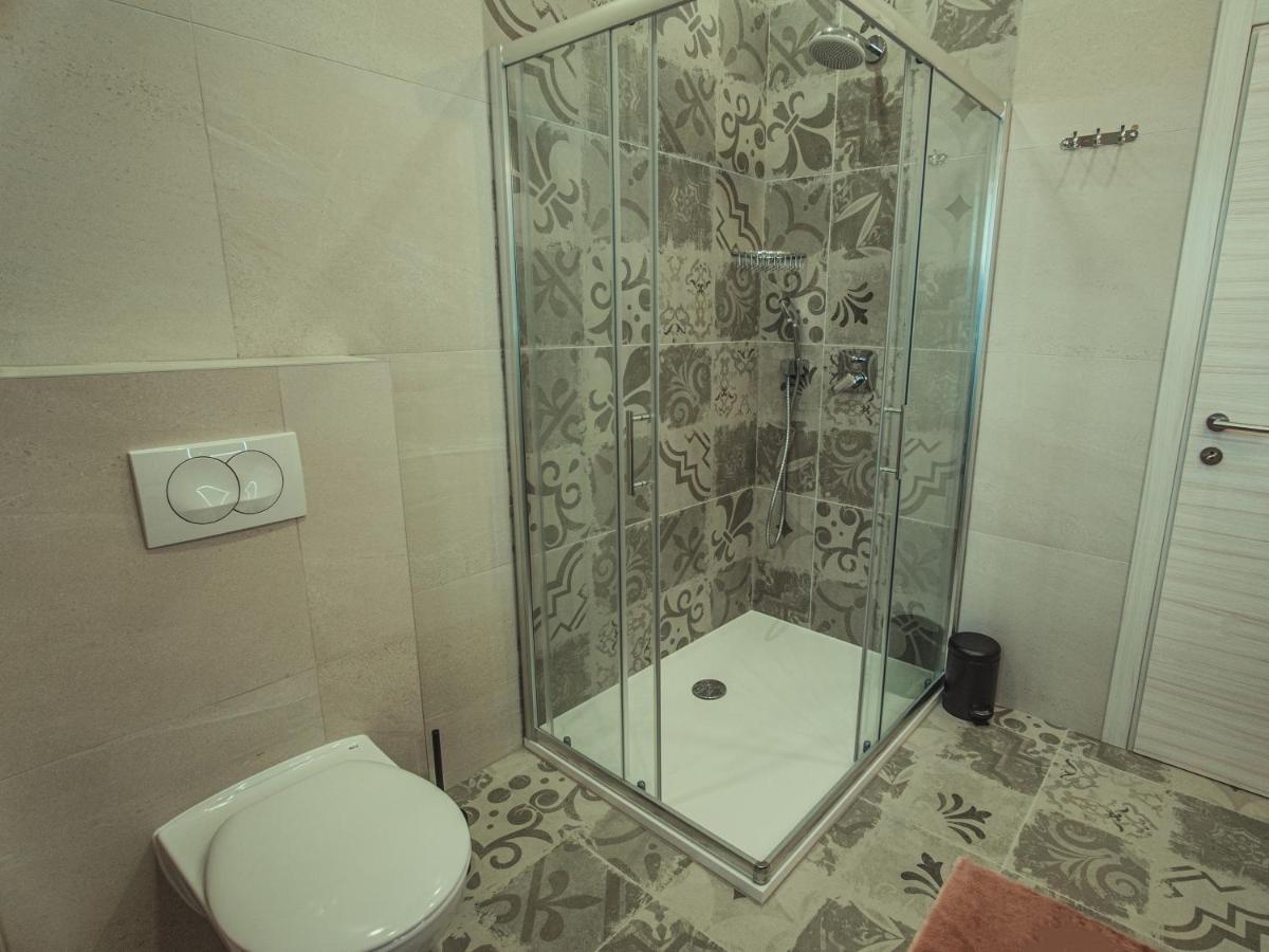 Apartmani Infinity Osijek Luaran gambar